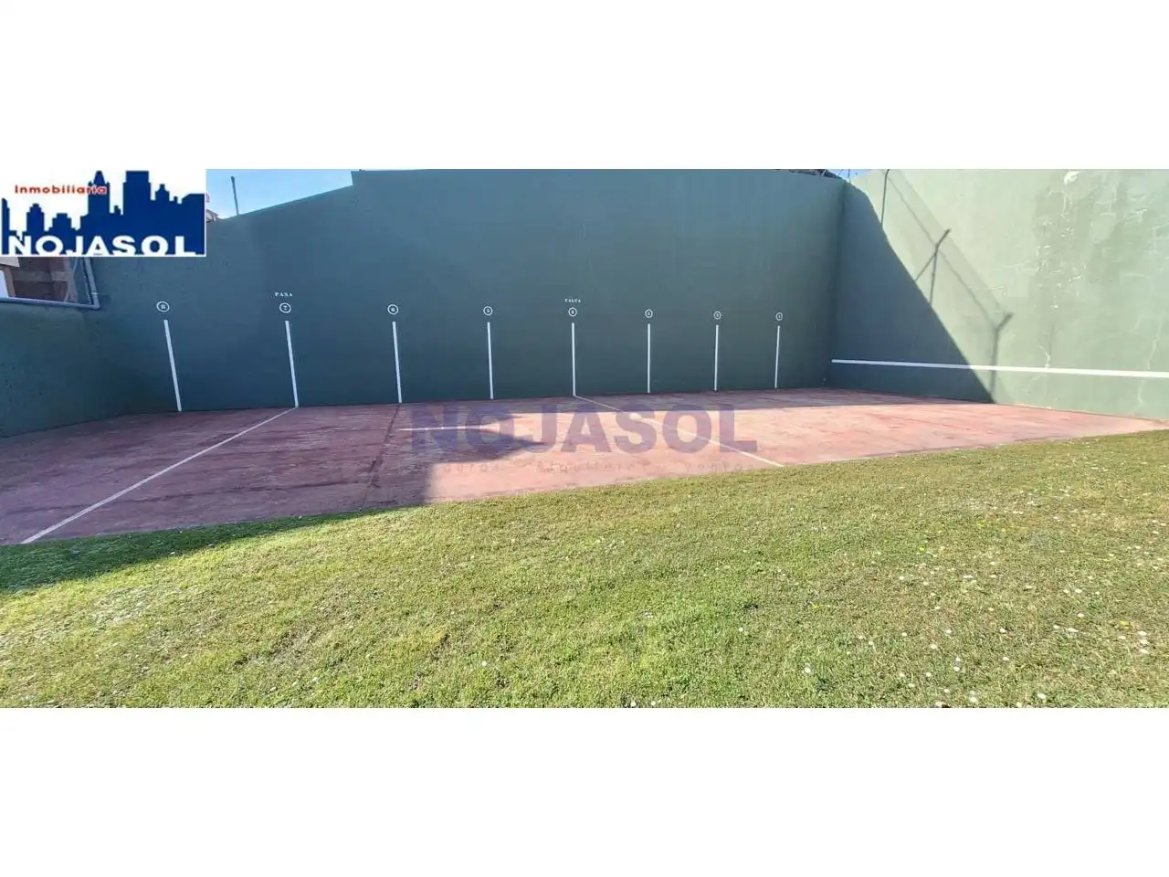 Aparcament de Apartament de lloguer en Noja amb Calefacció, Terrassa i Traster