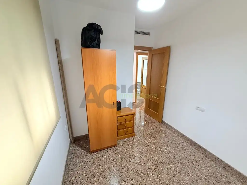 Schlafzimmer von Wohnung zur Miete in L'Alcúdia mit Klimaanlage und Balkon