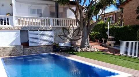 Foto 4 de Casa adosada en venda a Can Roca, Castelldefels