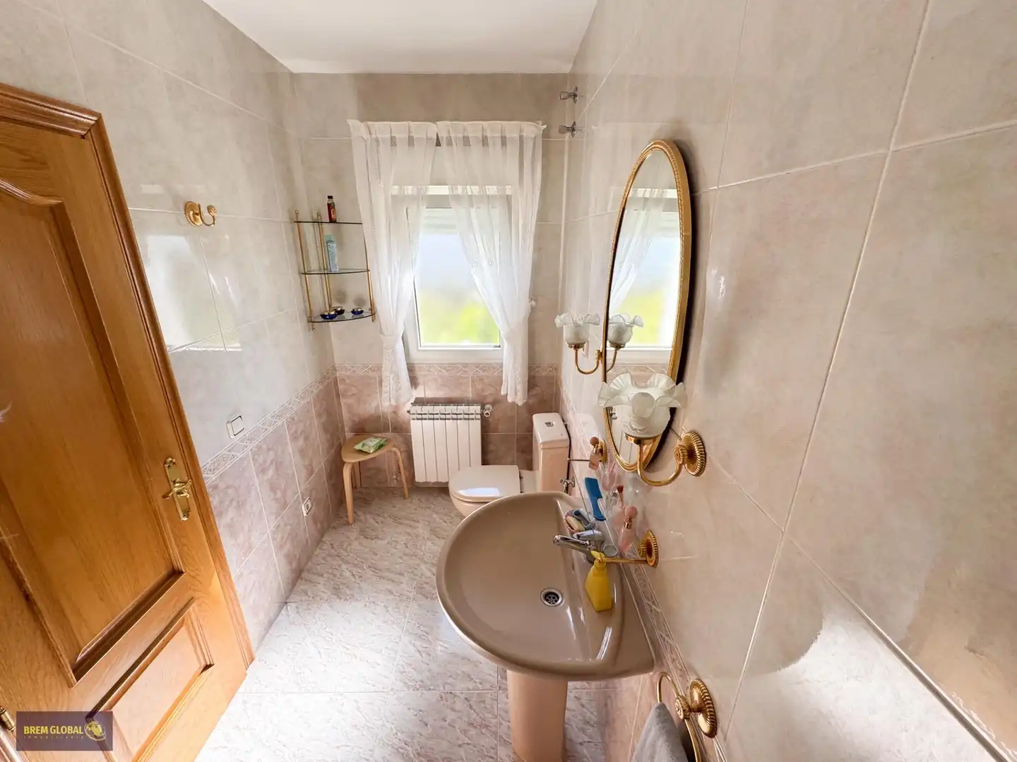 Bathroom of Houses for sale in La Cabrera  with Heating, Private garden and Swimming Pool