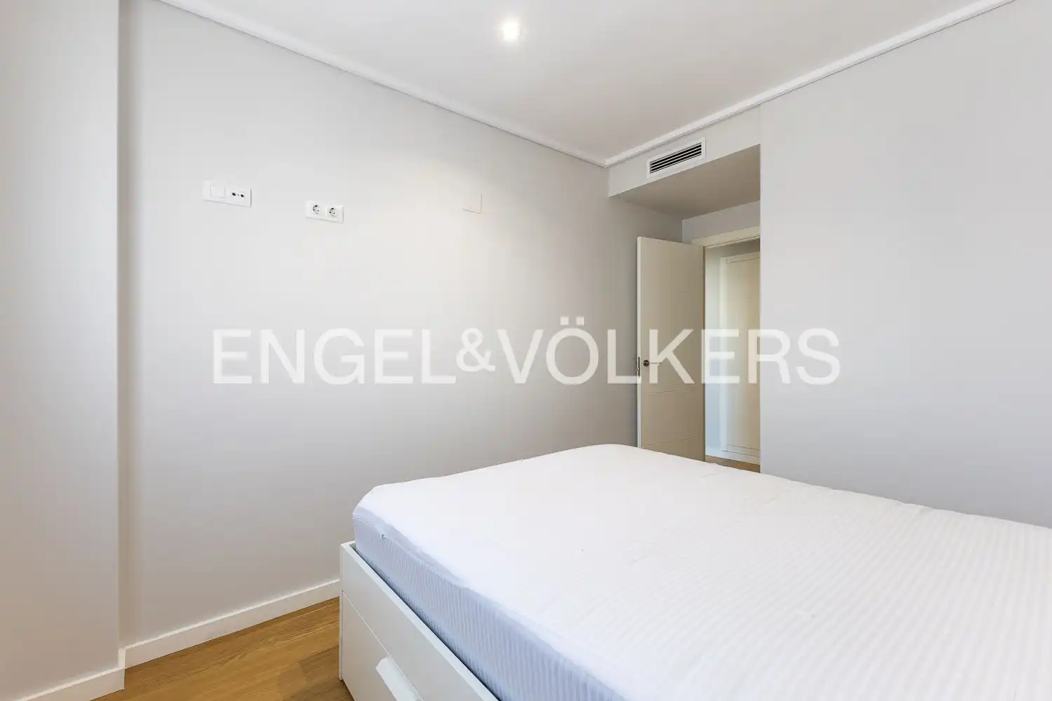 Schlafzimmer von Wohnung zur Miete in Extramurs