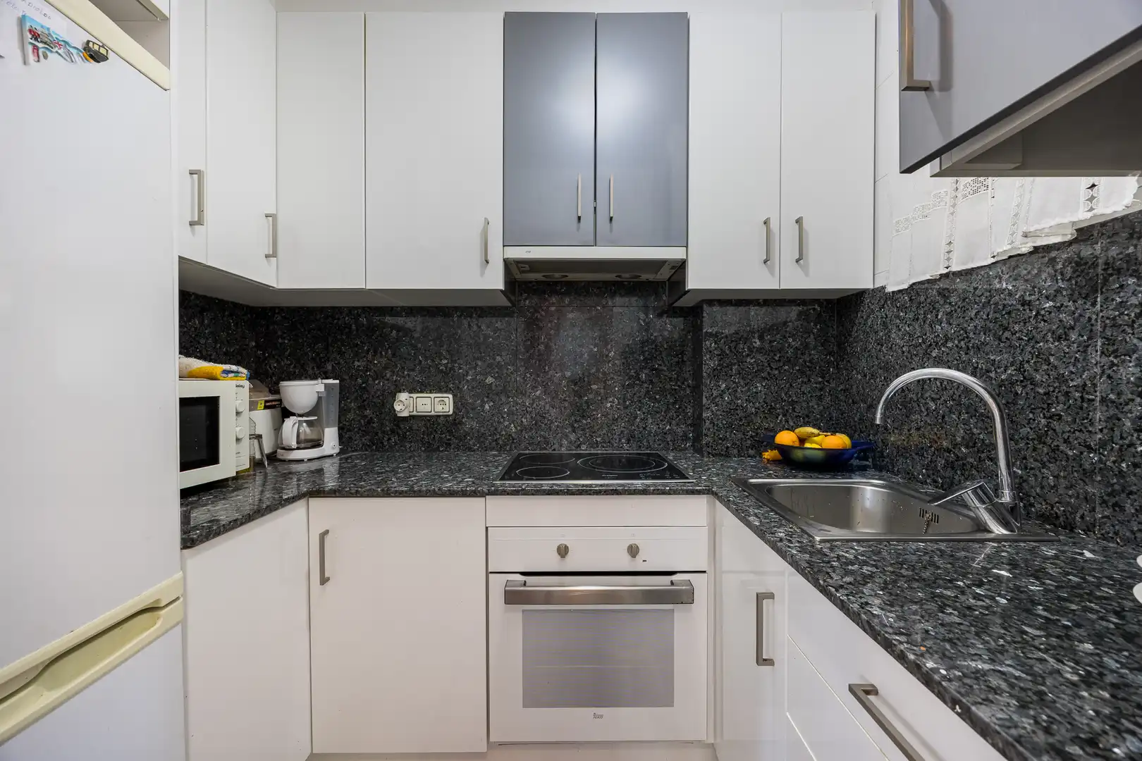 Kitchen of Apartments for sale in Benidorm  with Swimming Pool, Furnished and Community pool