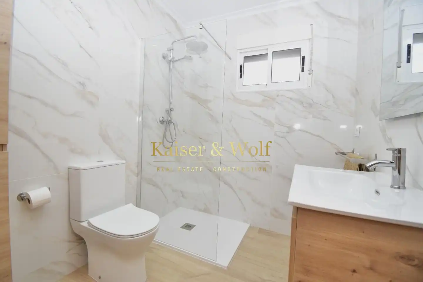 Bathroom of Houses for sale in Elche / Elx  with Air Conditioner, Private garden and Terrace