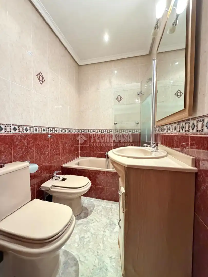 Baño de Piso en venta en Marchamalo con Calefacción y Terraza