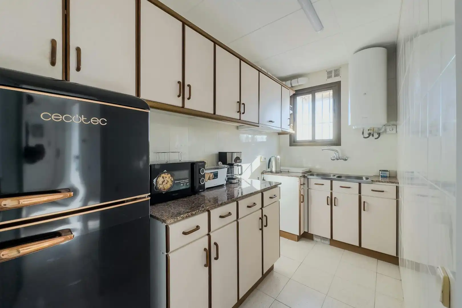 Cocina de Piso para compartir en L'Hospitalet de Llobregat con Lavadora