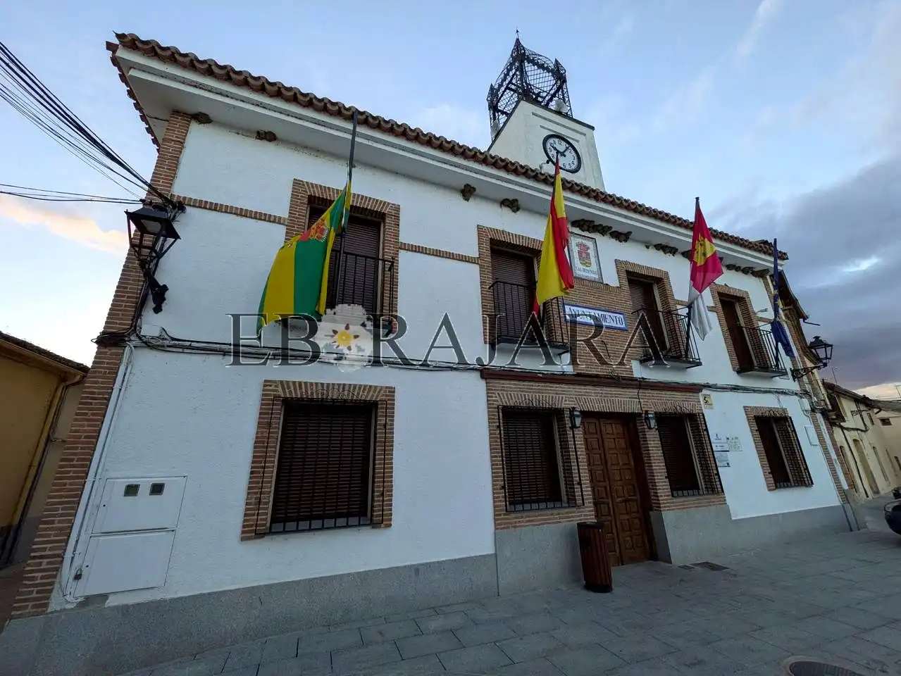 Vista exterior de Casa o xalet en venda en Las Herencias amb Jardí privat i Terrassa