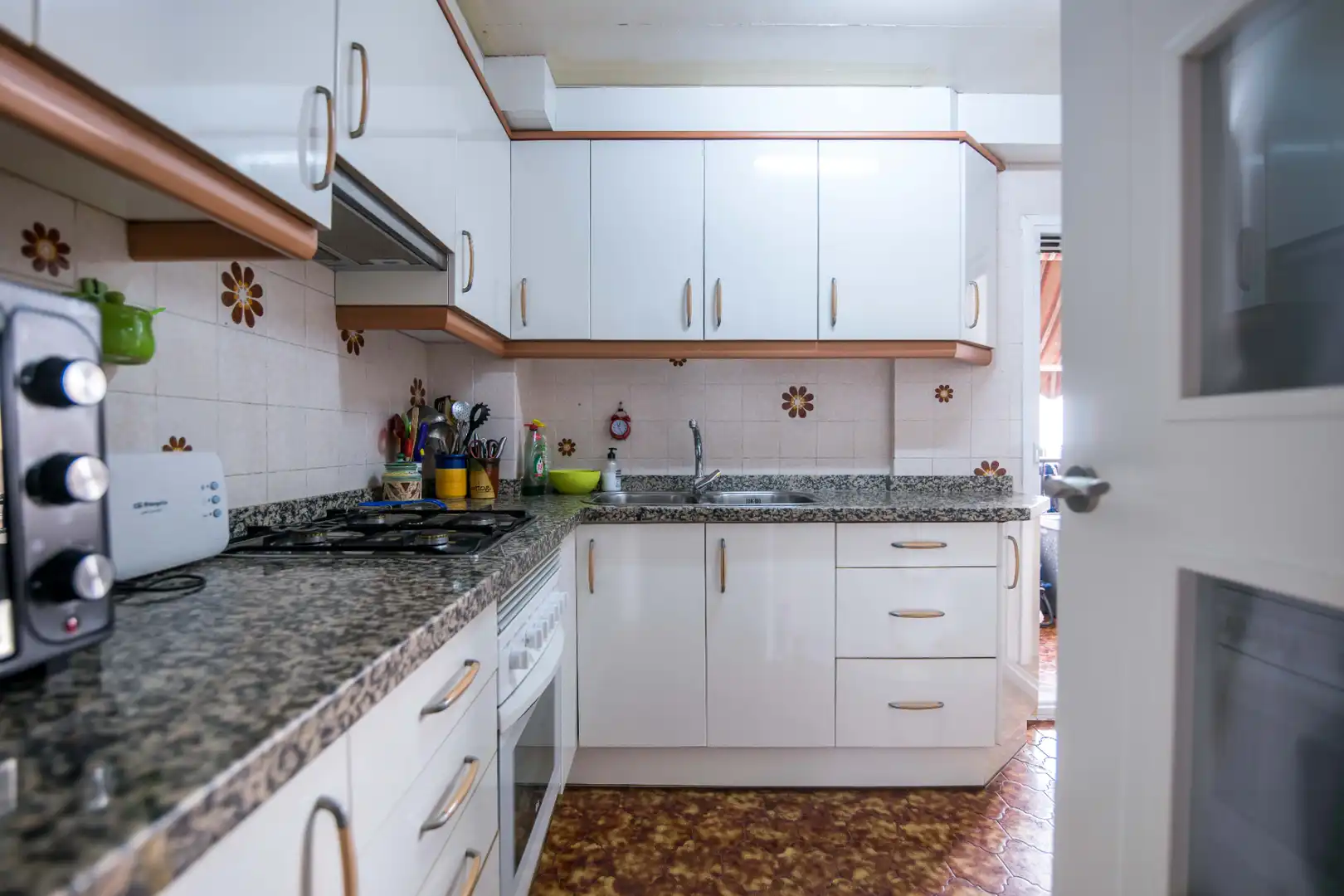 Cuina de Pis en venda en Valencia amb Terrassa, Moblat i Balcó
