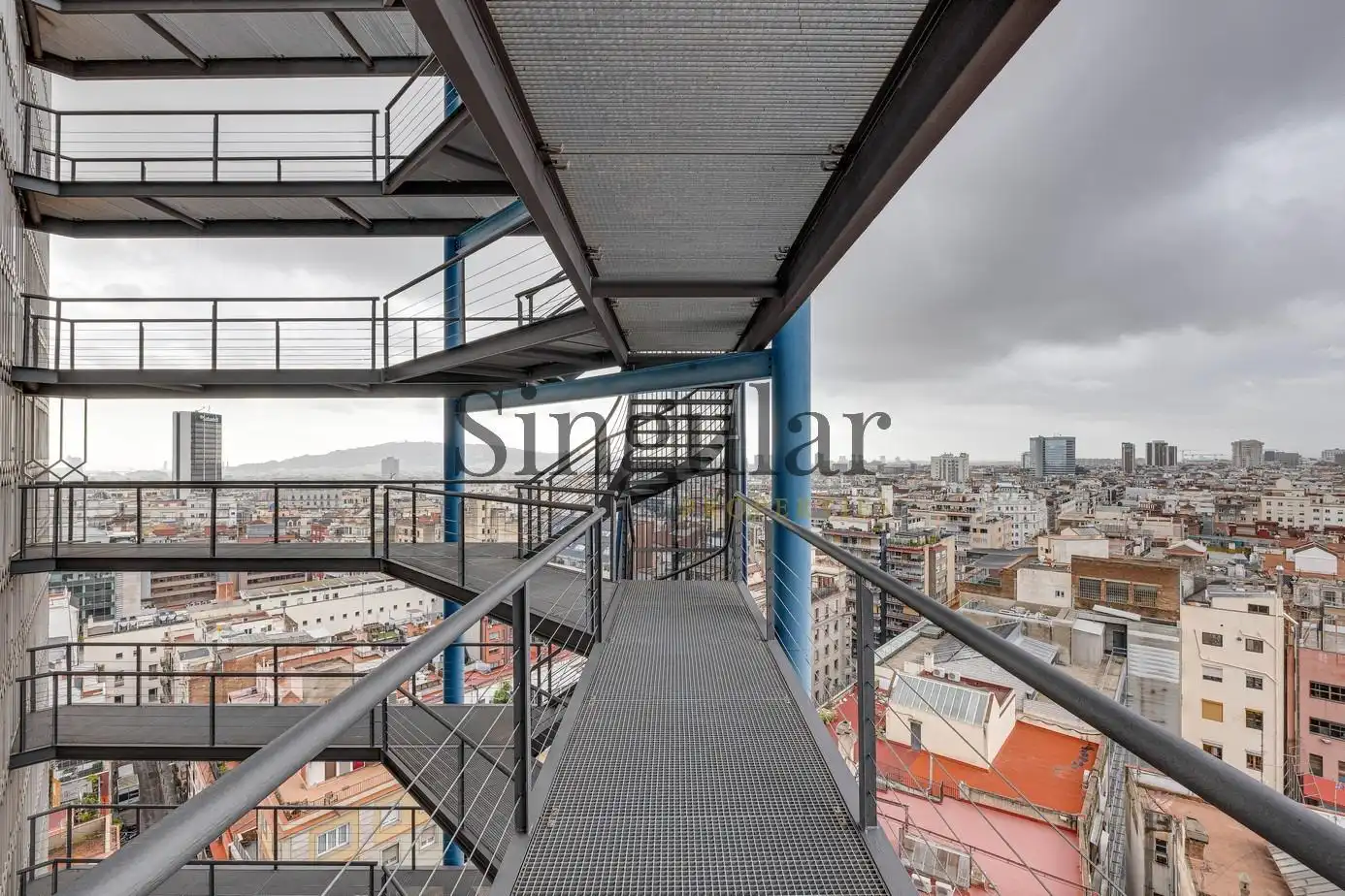 Vista exterior de Piso en venta en Barcelona