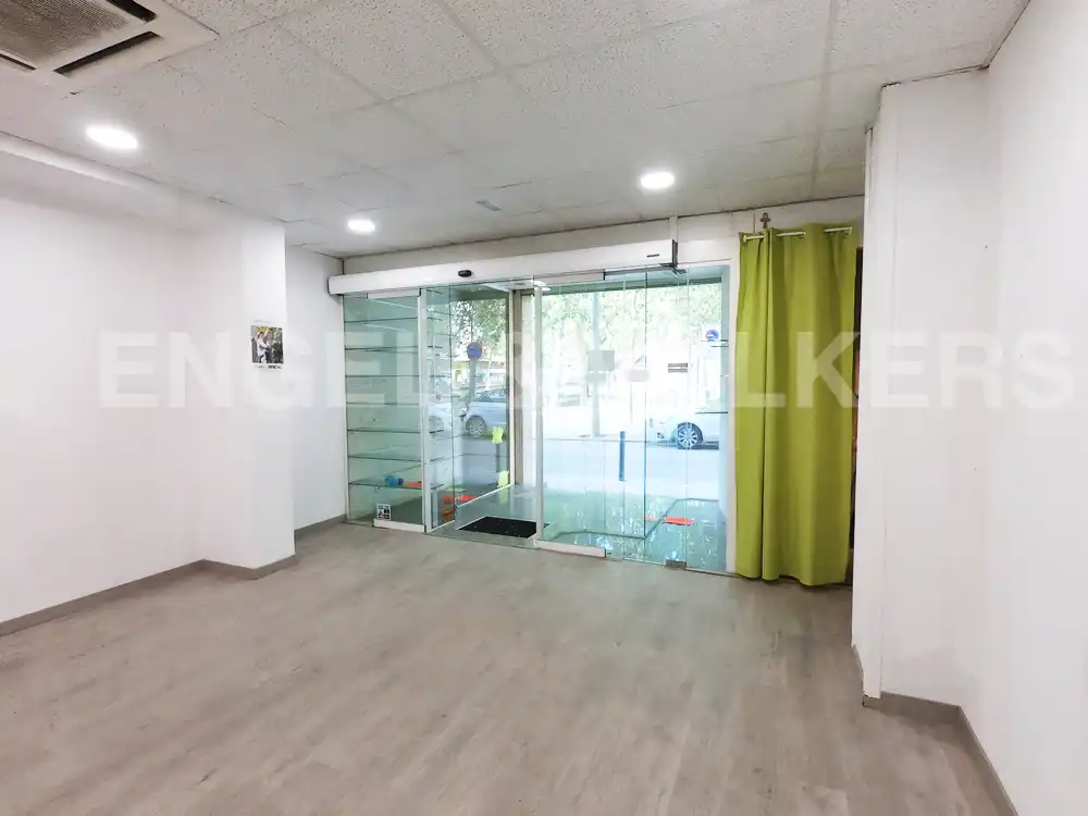 Local en venta en Vilafranca del Penedès con Parquet