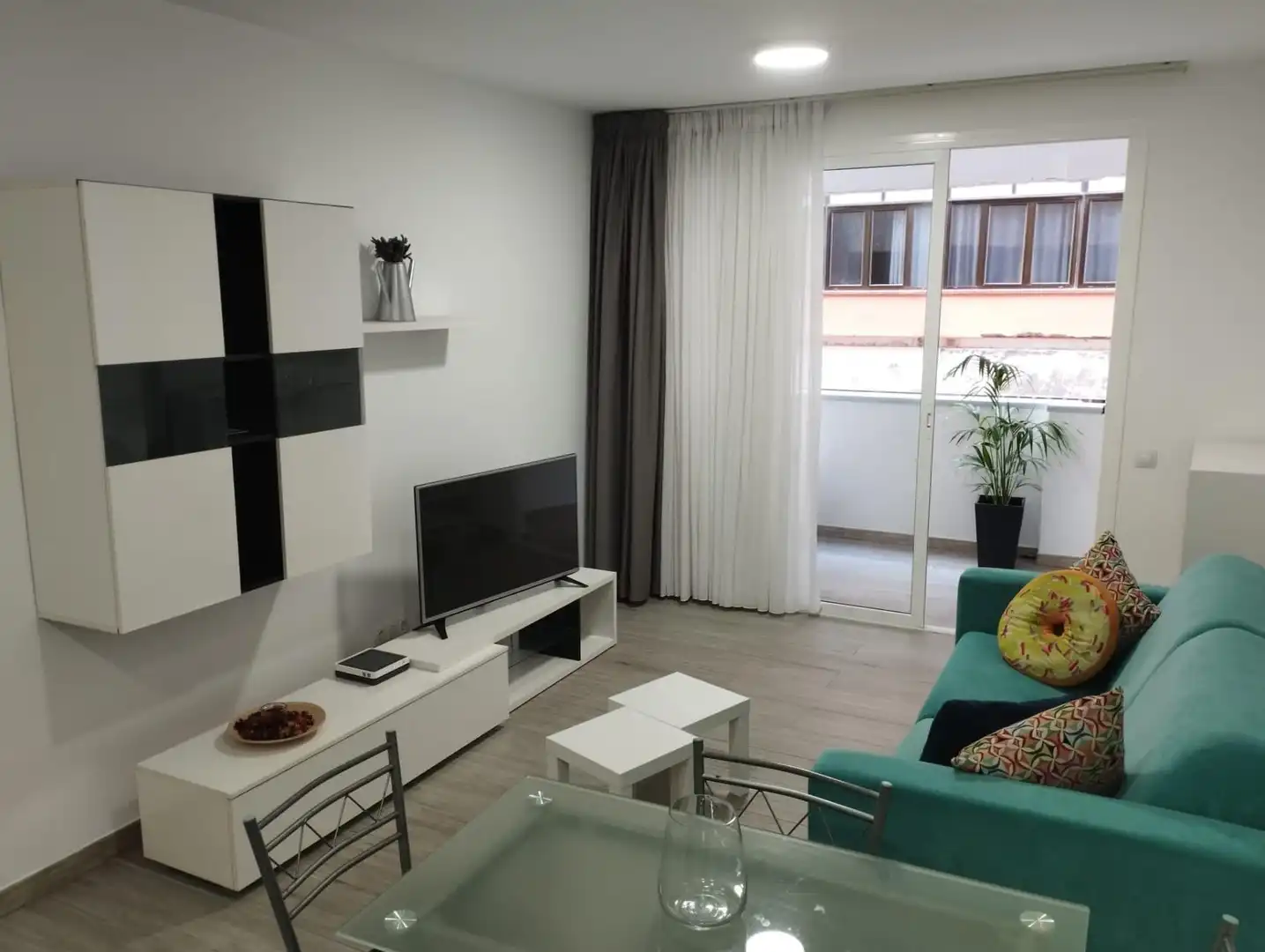 Wohnzimmer von Wohnungen zur Miete in Las Palmas de Gran Canaria mit Klimaanlage, Terrasse und Möbliert