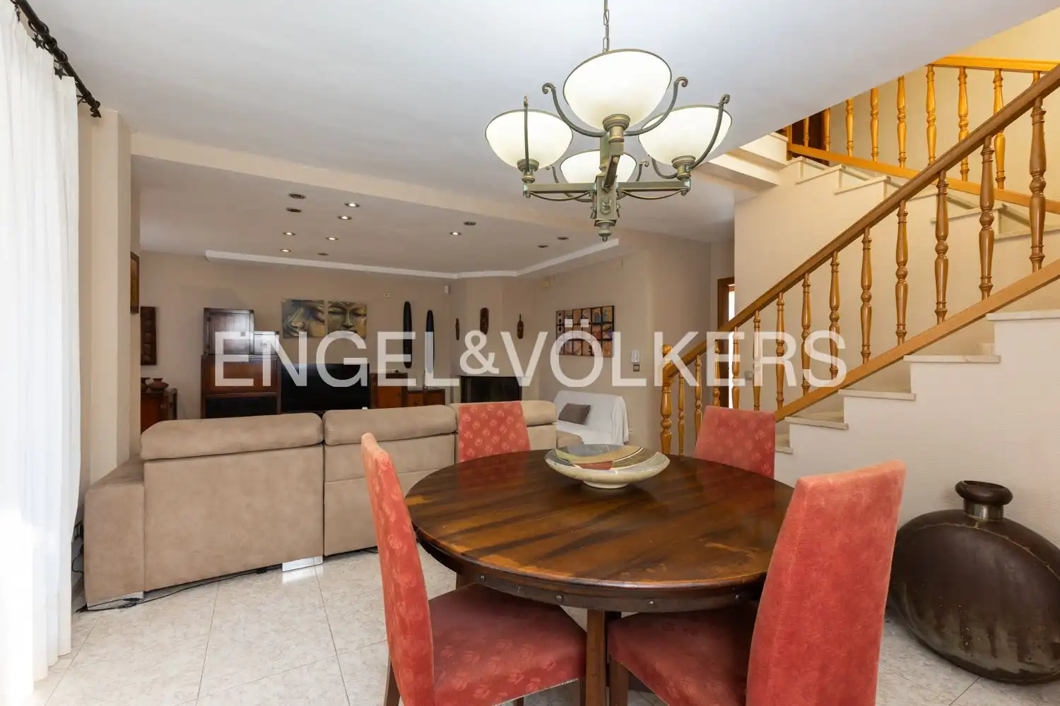 Comedor de Casa o chalet de alquiler en Benicasim / Benicàssim con Aire acondicionado, Calefacción y Jardín privado