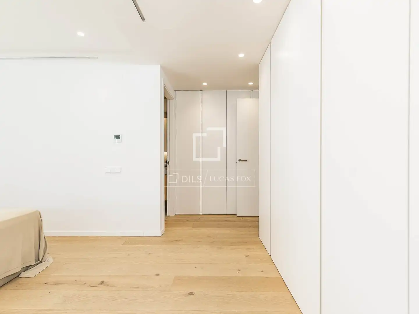 Wohnung zum Verkauf in Barcelona mit Klimaanlage, Heizung und Privatgarten