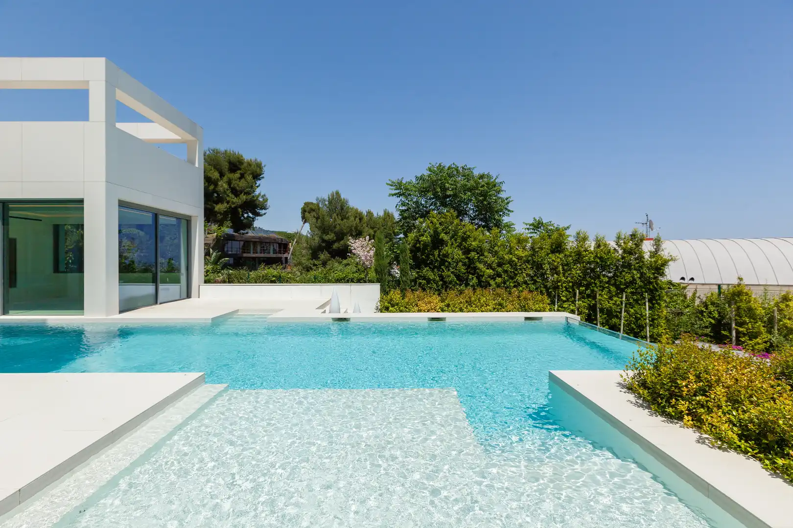 Swimming pool of Houses for sale in Barcelona  with Air Conditioner, Heating and Private garden