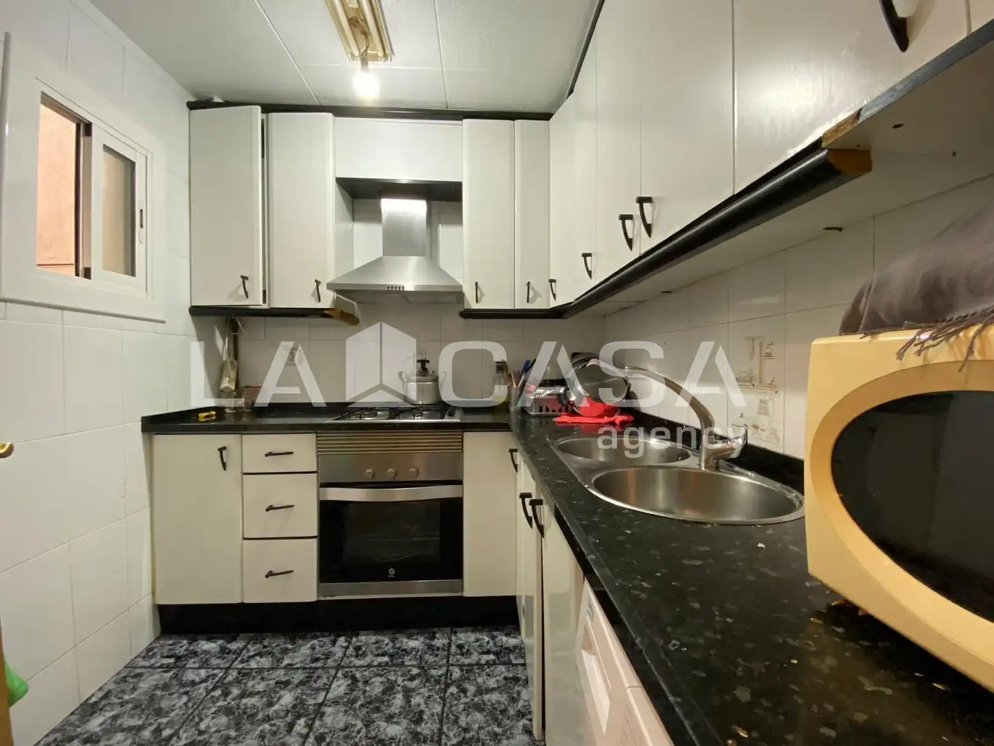 Cocina de Piso en venta en Santa Coloma de Gramenet