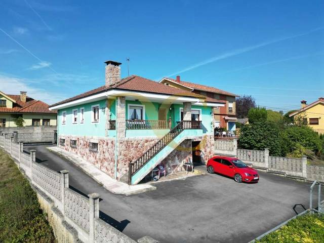 Casa-chalet en Venta en Calle el Morralin en Parroquias Norte