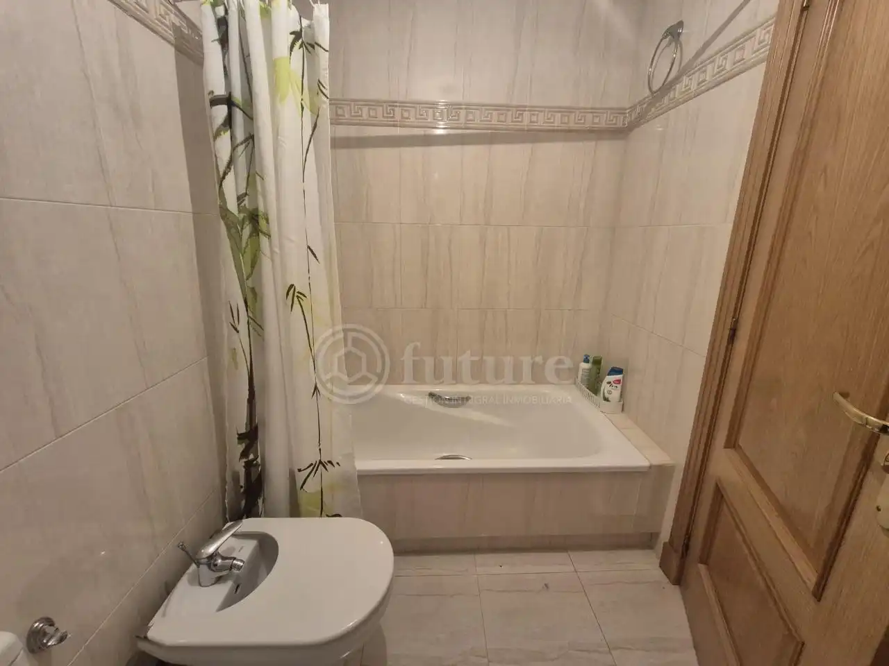 Baño de Piso en venta en Salamanca con Calefacción, Trastero y Amueblado