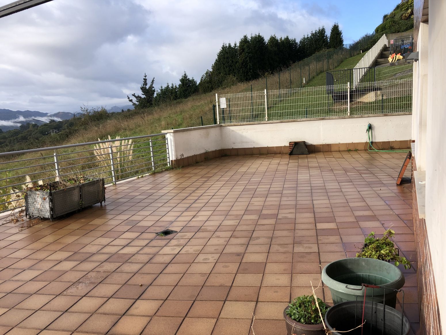 Terrassa de Pis de lloguer en Oviedo  amb Calefacció, Terrassa i Traster