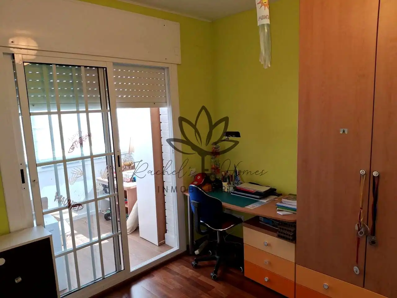 Terrasse von Einfamilien-Reihenhaus zum Verkauf in Castelldefels mit Klimaanlage, Heizung und Privatgarten