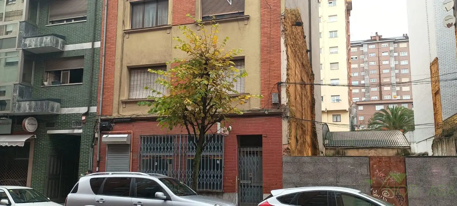 Vista exterior de Edificio en venta en Oviedo 