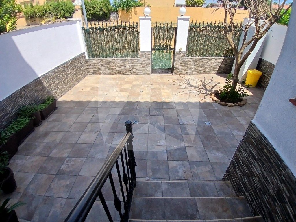 Terrassa de Casa adosada en venda en Badajoz Capital amb Aire condicionat, Calefacció i Jardí privat