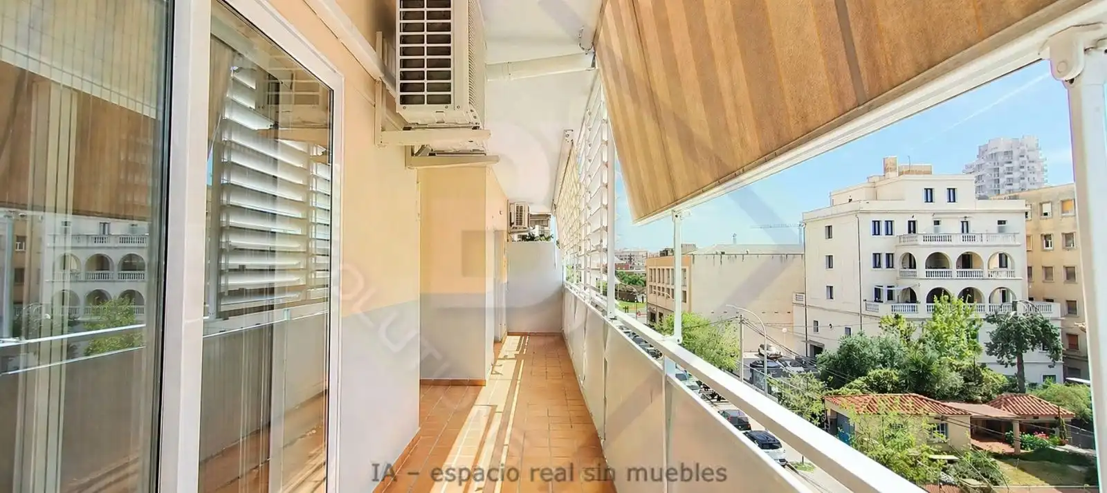 Piso en venta en CAMI RAL, Eixample