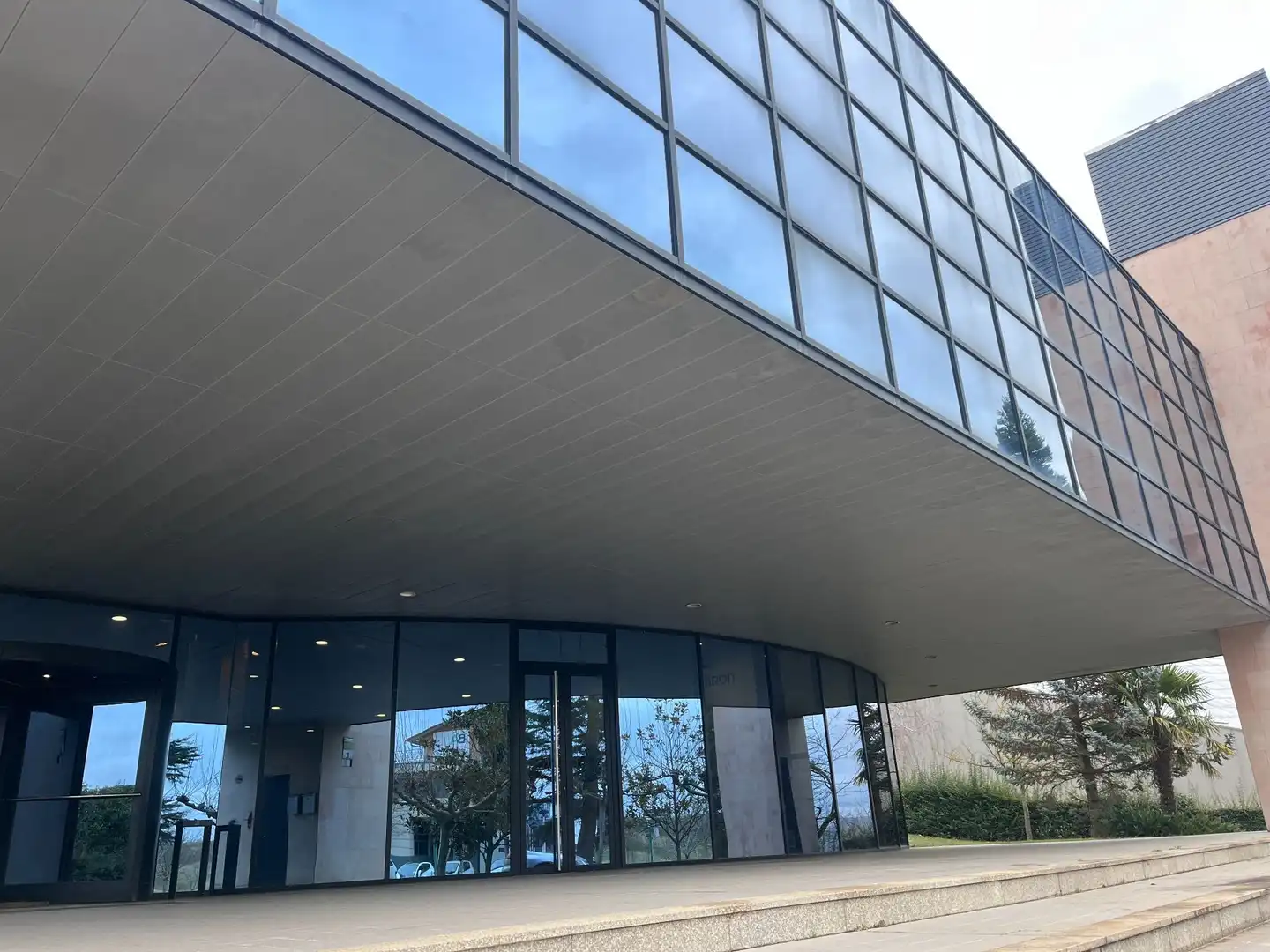 Vista exterior de Oficina de alquiler en Vitoria - Gasteiz con Calefacción