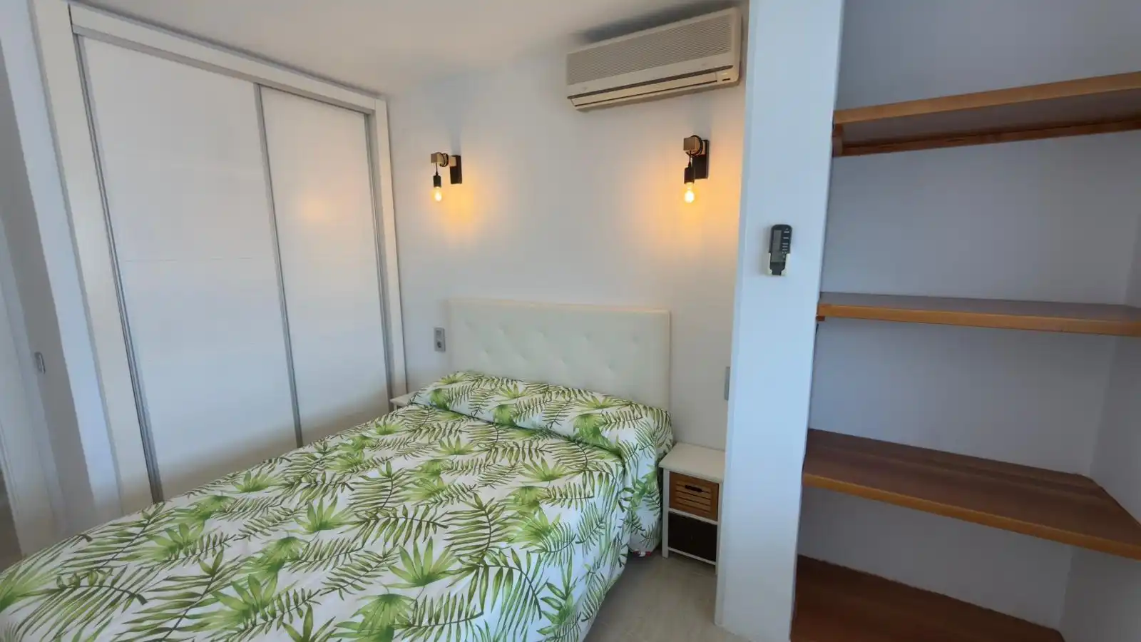 Schlafzimmer von Wohnung zum Verkauf in Alicante / Alacant mit Klimaanlage, Heizung und Privatgarten
