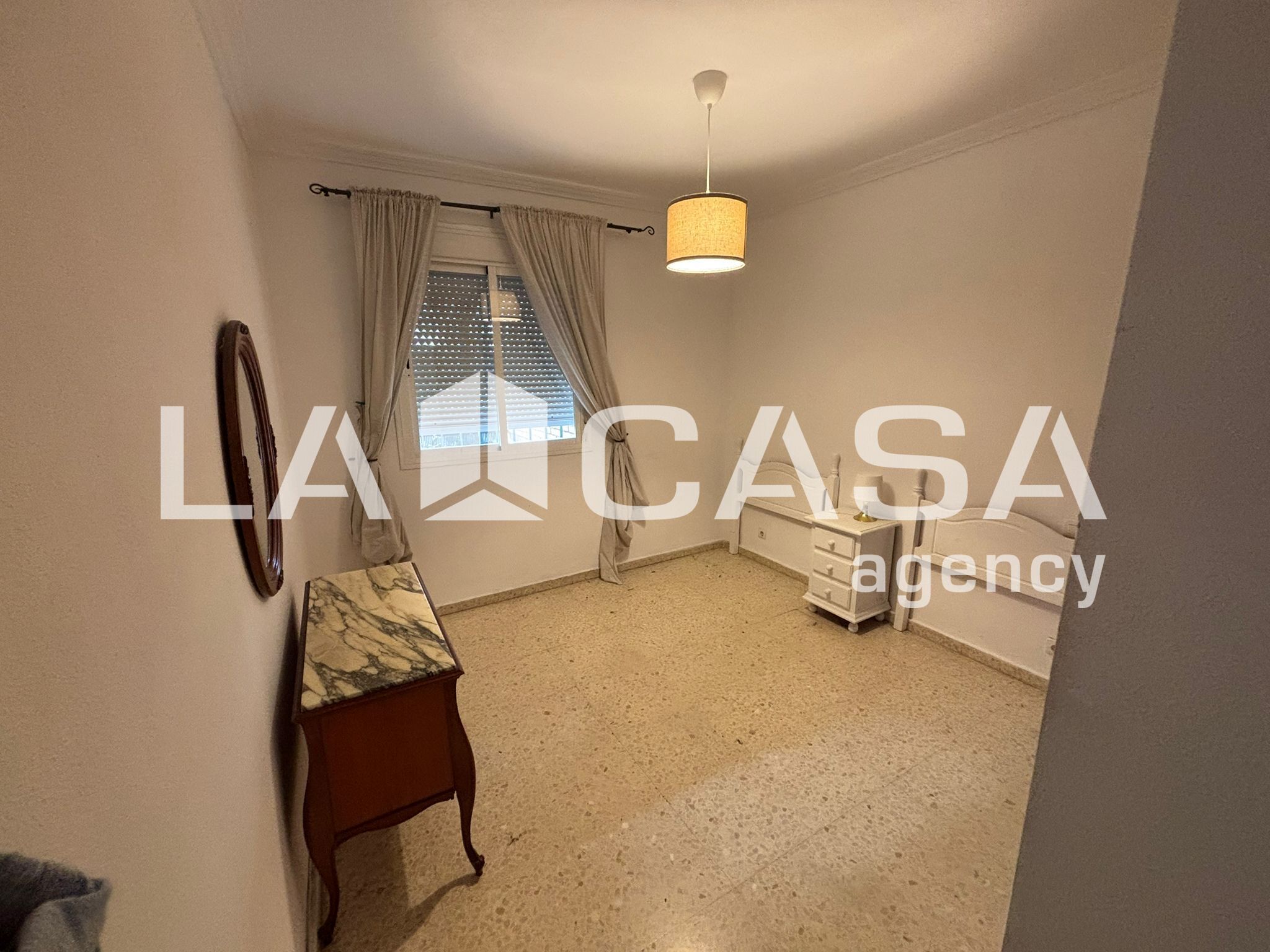 Flat for sale in  Sevilla Capital  with Air Conditioner and Terrace
