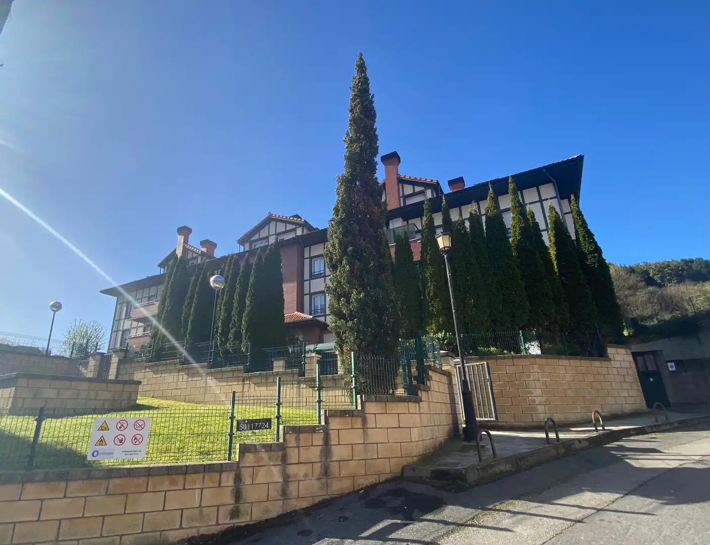 Vista exterior de Piso en venta en Castro-Urdiales con Calefacción, Parquet y Terraza