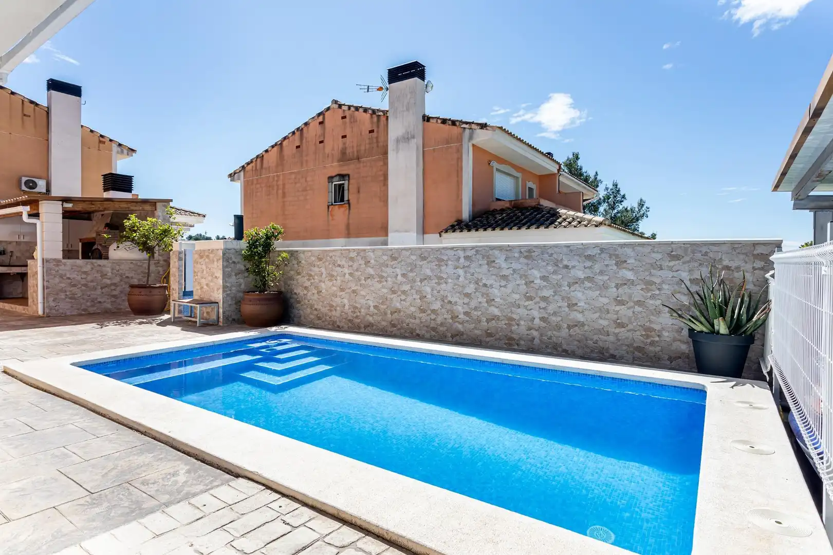 Piscina de Casa adosada en venta en Montserrat con Aire acondicionado, Jardín privado y Terraza
