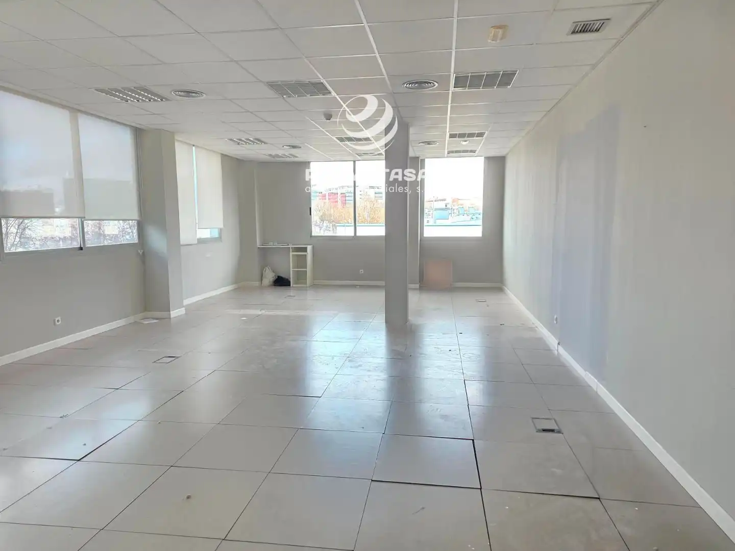 Oficina de alquiler en Rivas-Vaciamadrid con Aire acondicionado, Calefacción y Internet
