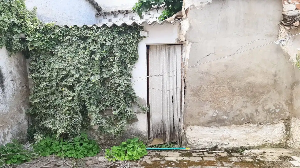 Außenansicht von Haus oder Chalet zum Verkauf in Valdepeñas mit Abstellraum