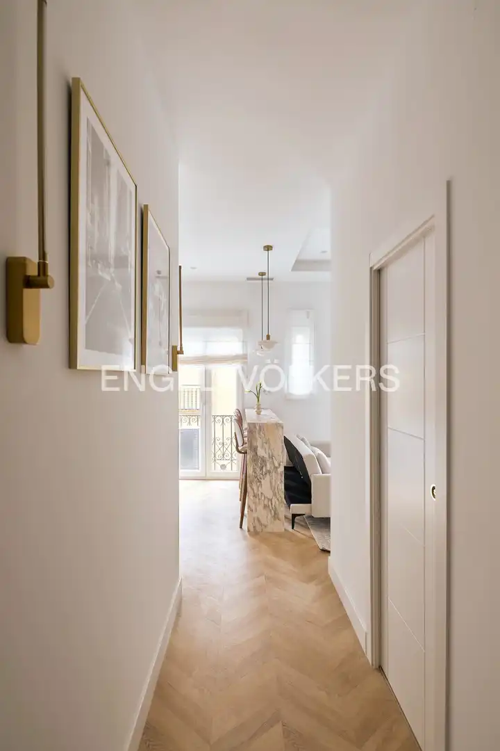 Flat for sale in Madrid  with Air Conditioner, Heating and Balcony