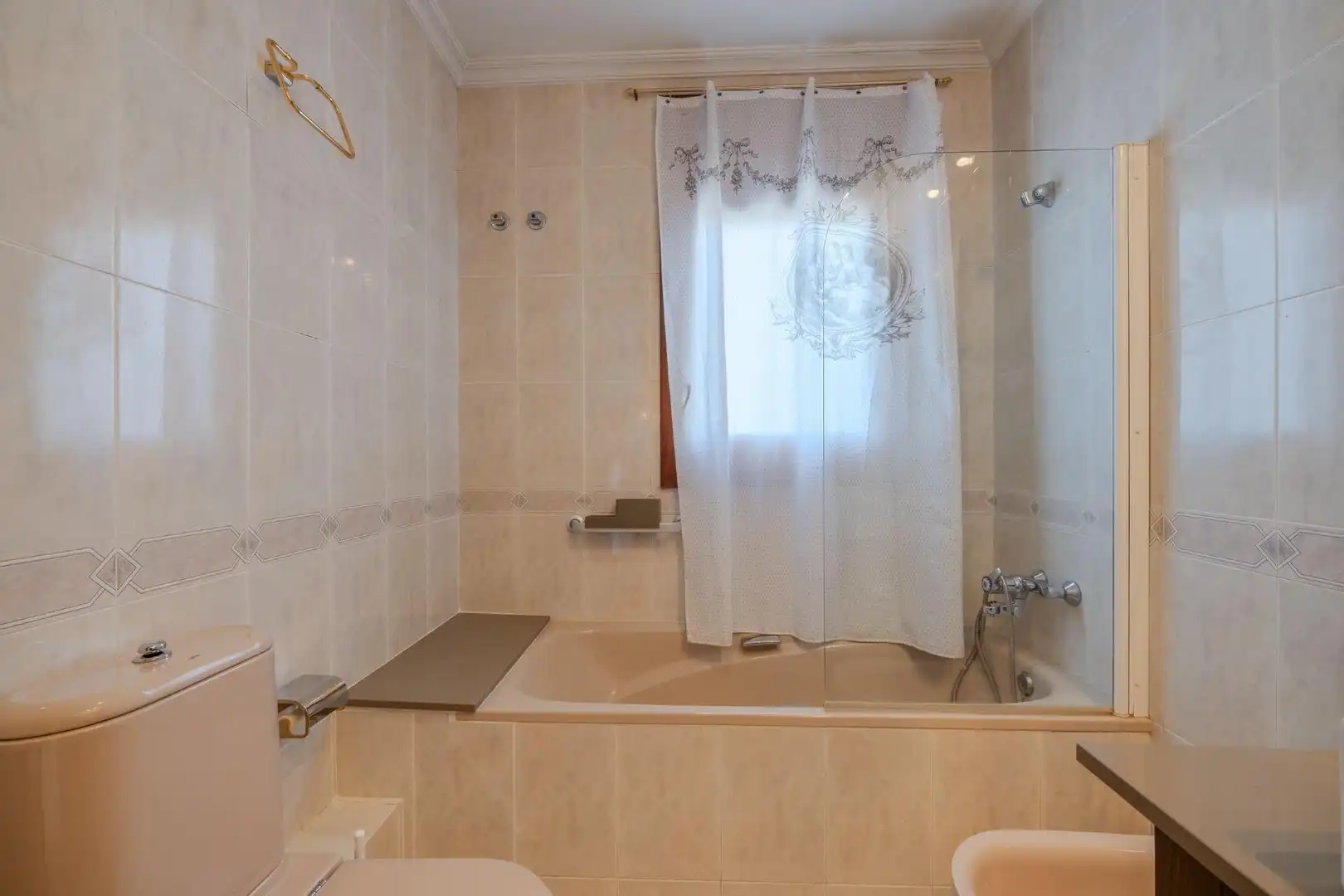 Bathroom of Houses for rent in Girona  with Air Conditioner, Heating and Private garden