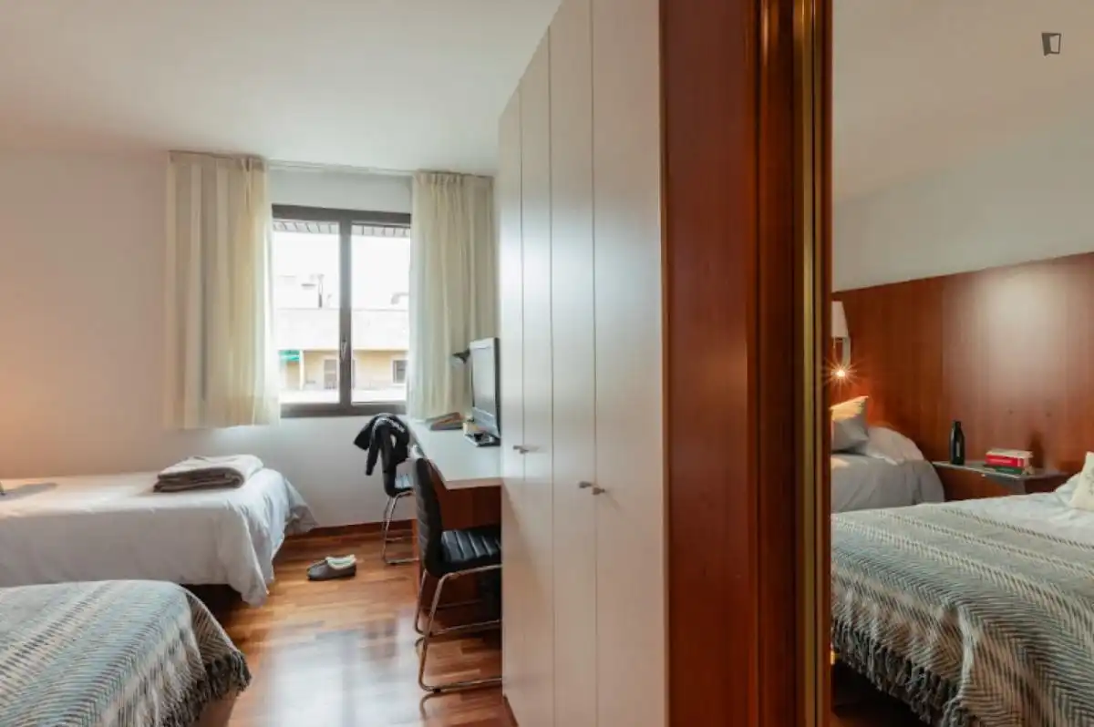 Bedroom of Flat for share in  Pamplona / Iruña  with Air Conditioner, Heating and Furnished