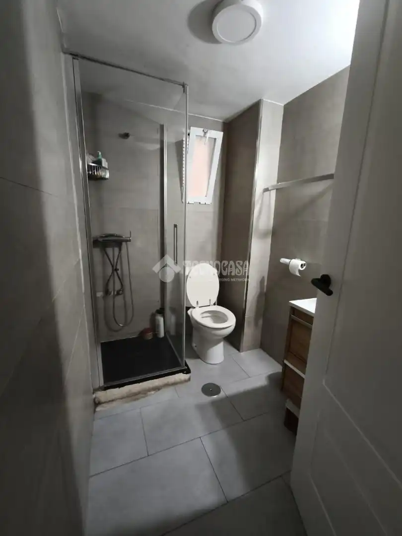 Bathroom of Flat for sale in Parla  with Heating