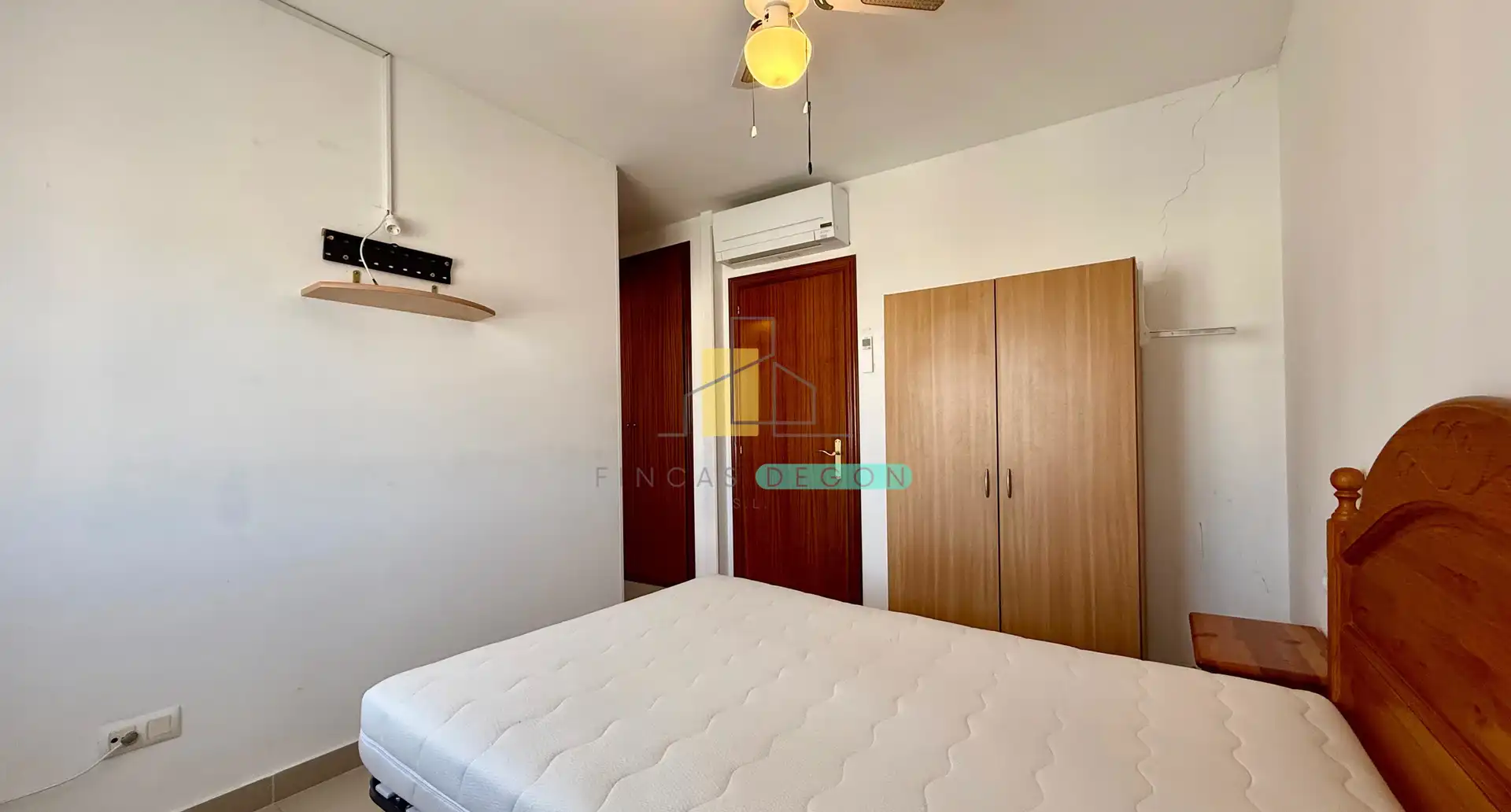 Habitación de Apartamento en venta en Empuriabrava con Calefacción, Terraza y Amueblado