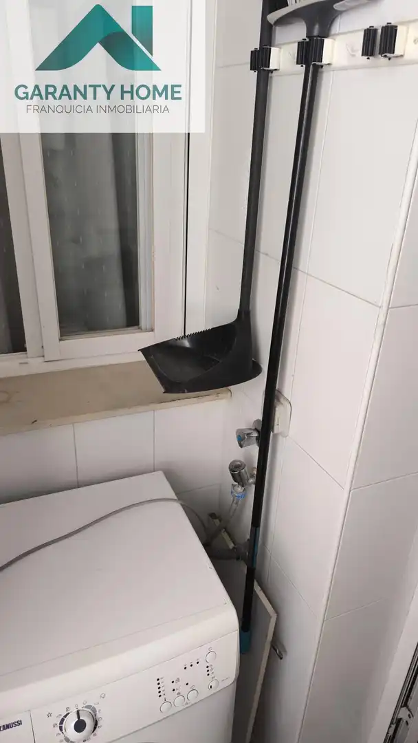 Bany de Pis de lloguer en Jaén amb Aire condicionat, Jardí privat i Moblat