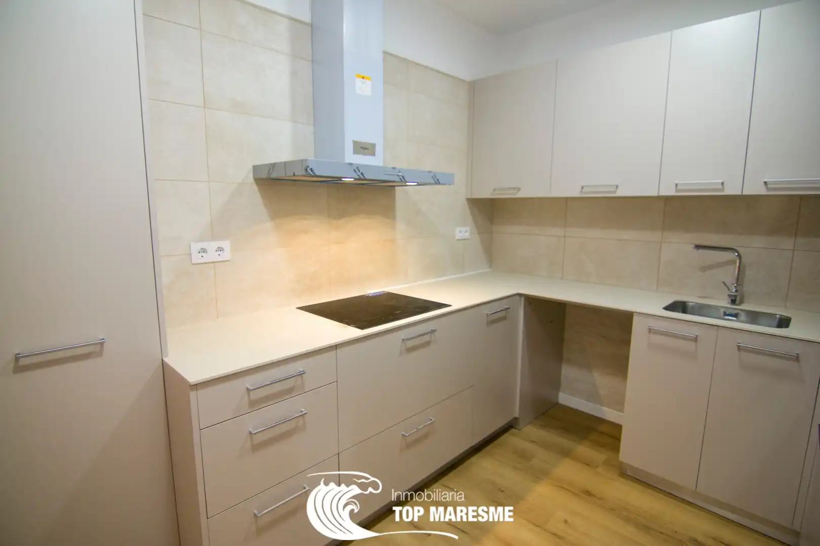 Cocina de Planta baja en venta en Canovelles con Aire acondicionado, Calefacción y Terraza