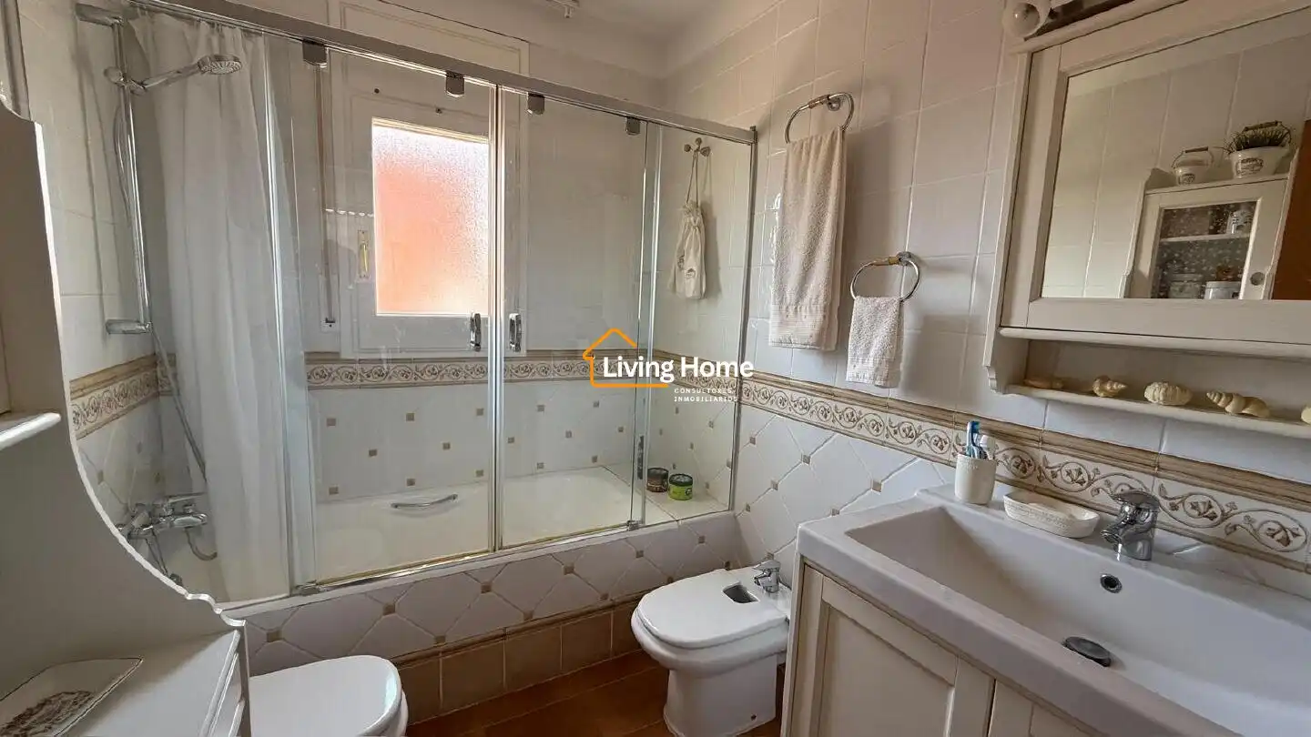 Bathroom of Houses for sale in Cambrils