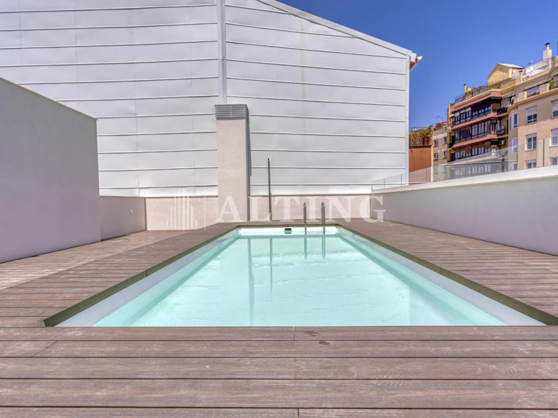 Swimming pool of Flat for sale in  Barcelona Capital  with Parquet flooring, Terrace and Balcony