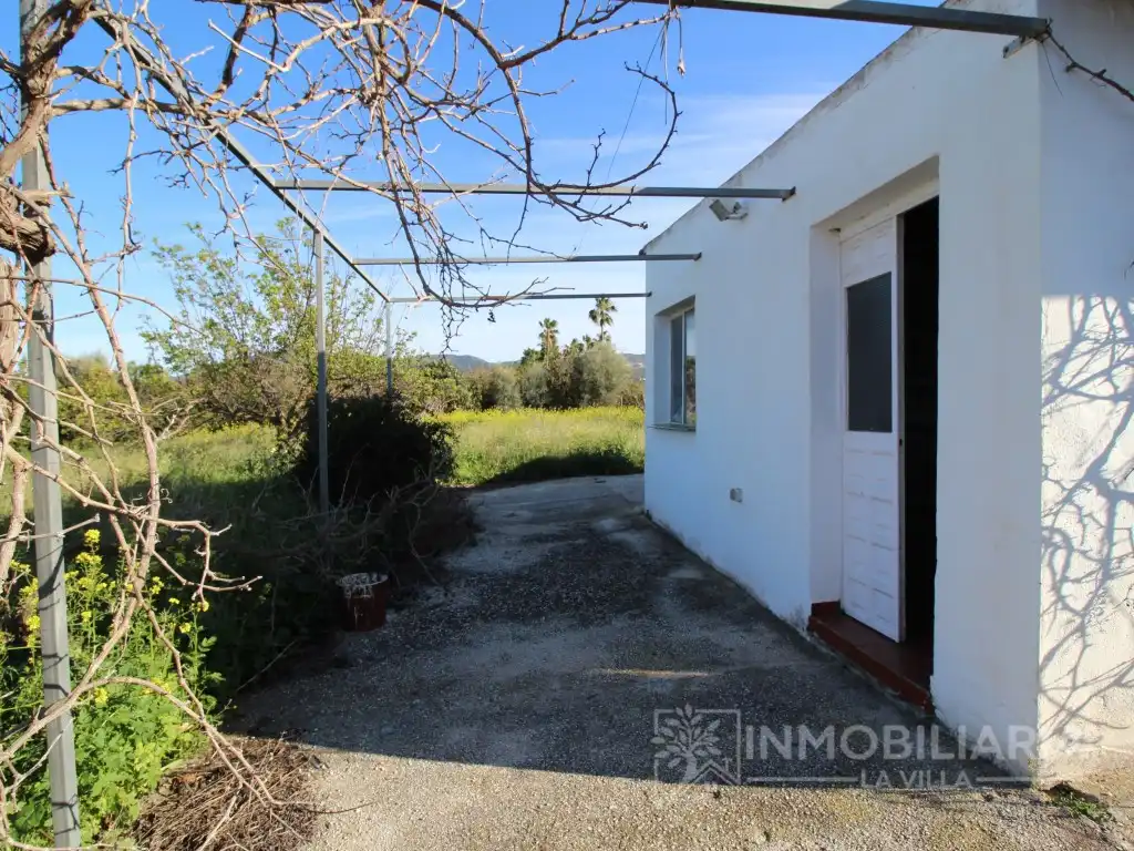 Vista exterior de Finca rústica en venda en Alhaurín de la Torre amb Terrassa