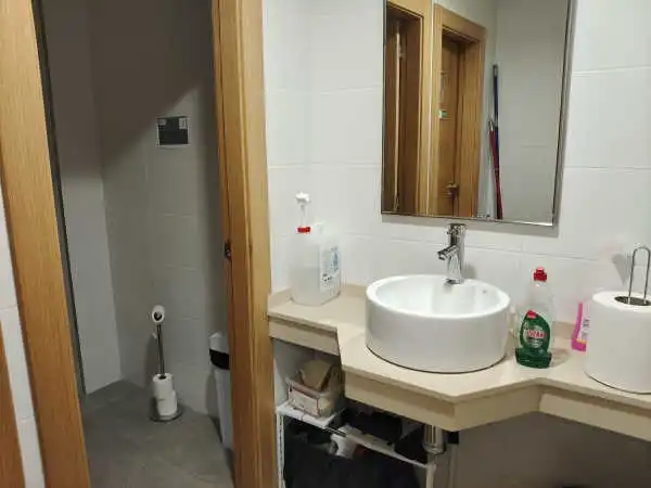 Bany de Oficina en venda en Gijón  amb Aire condicionat i Calefacció