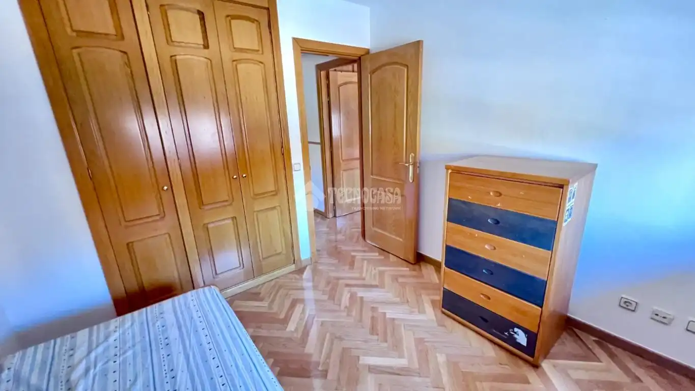 Dormitori de Casa adosada en venda en Alcalá de Henares