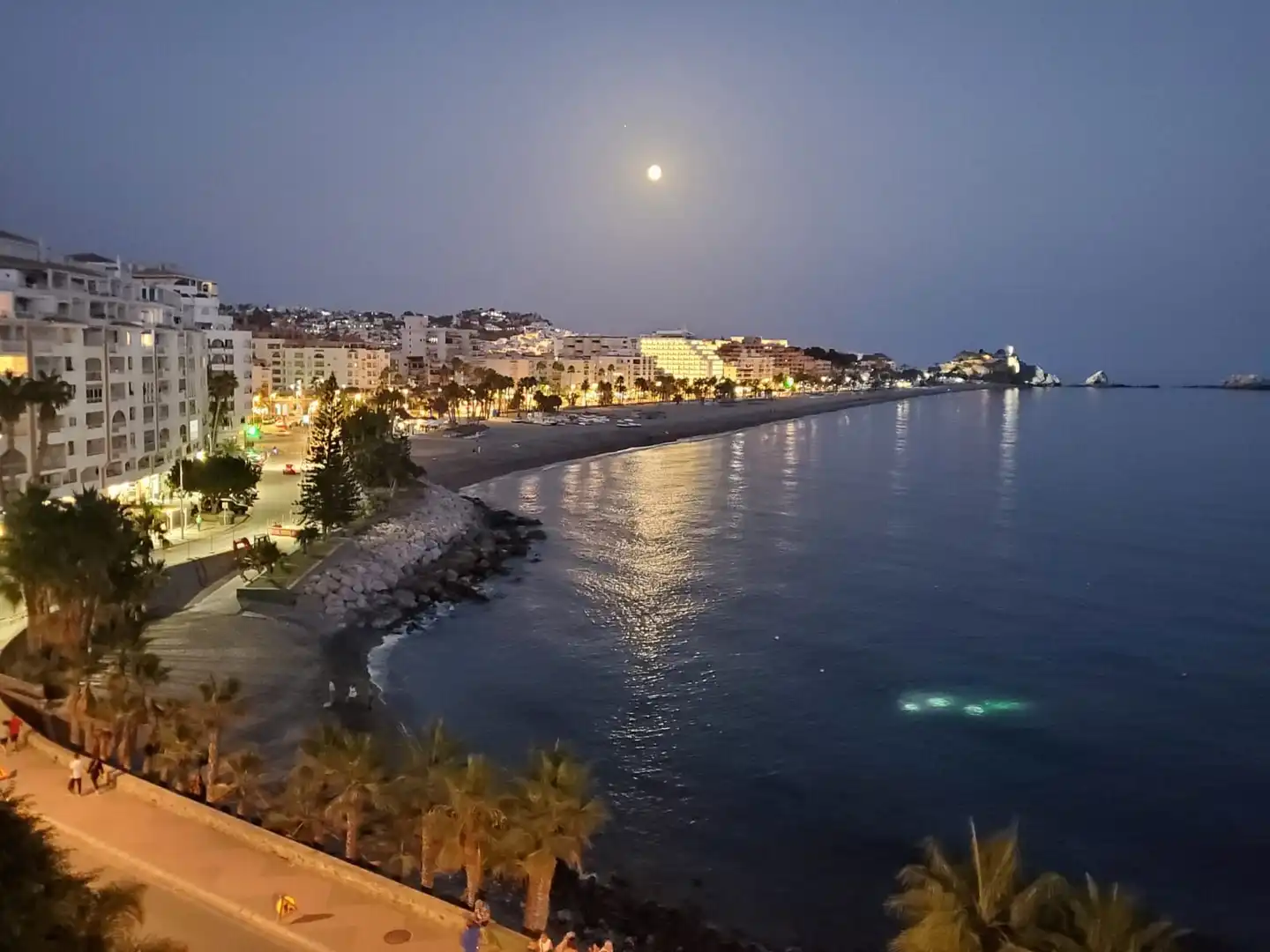 Vista exterior de Apartamento de alquiler en Almuñécar con Aire acondicionado, Terraza y Amueblado