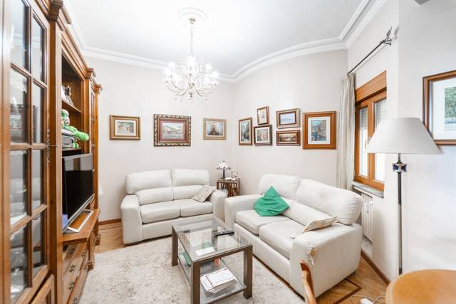 Piso en Venta en Carreño Miranda en La Villa - Bazuelo