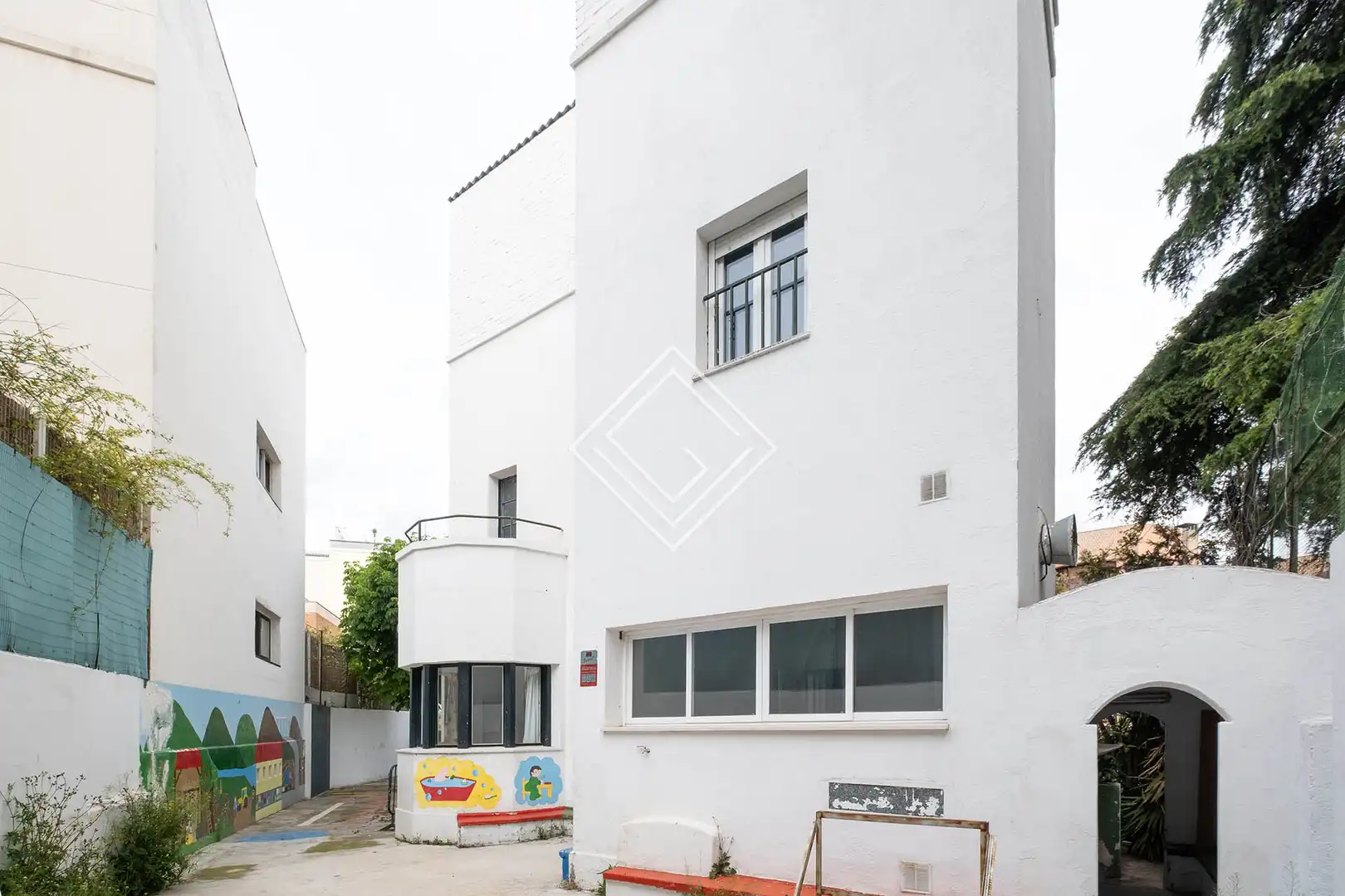 Exterior view of Buildings for sale in Madrid