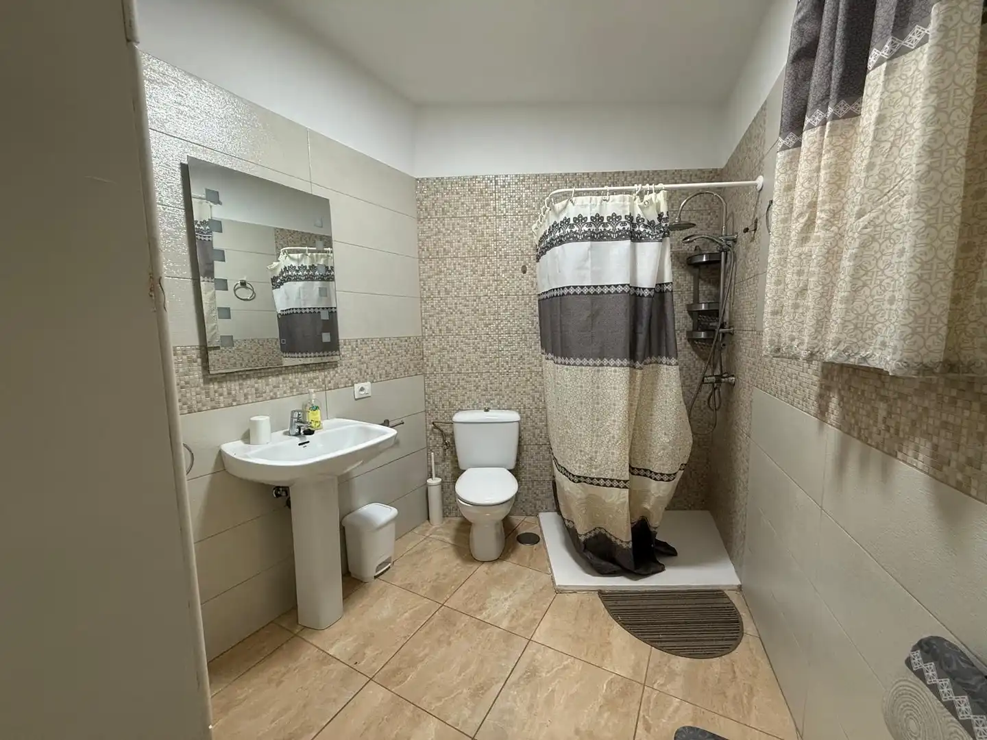 Bathroom of Flat for rent in Granadilla de Abona  with Air Conditioner, Heating and Furnished