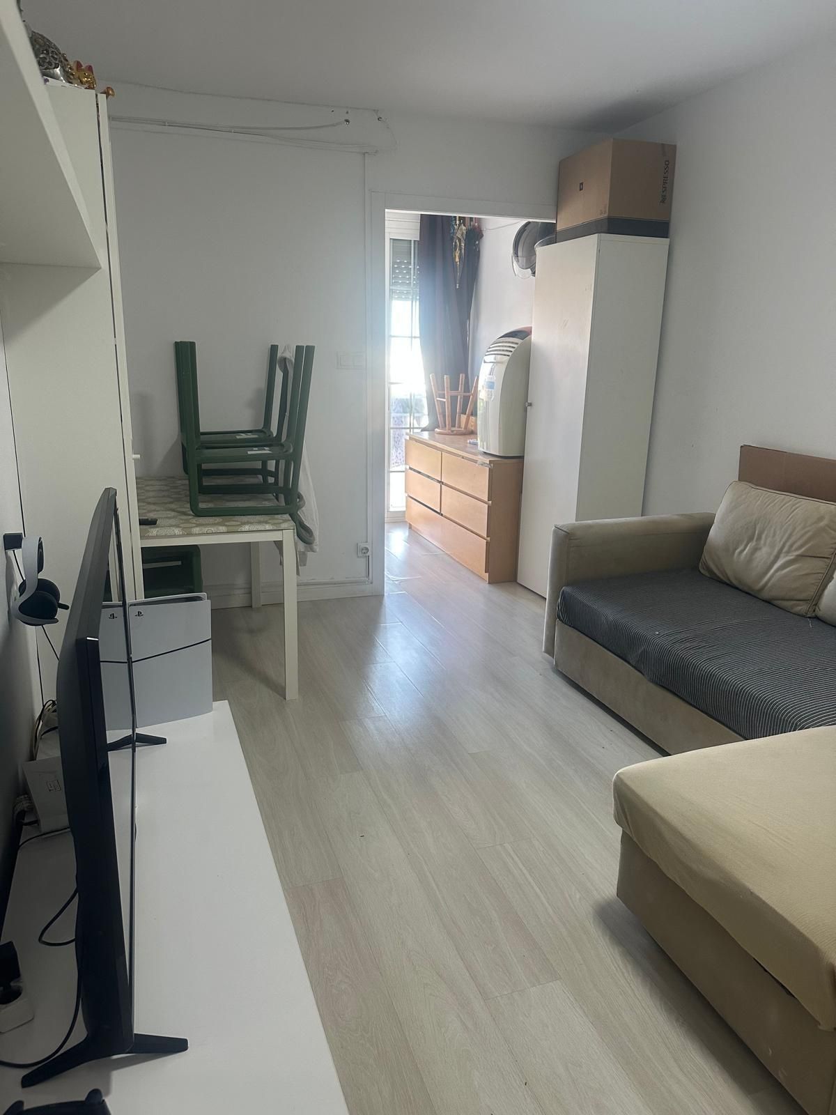 Dormitori de Pis en venda en L'Hospitalet de Llobregat amb Parquet i Balcó