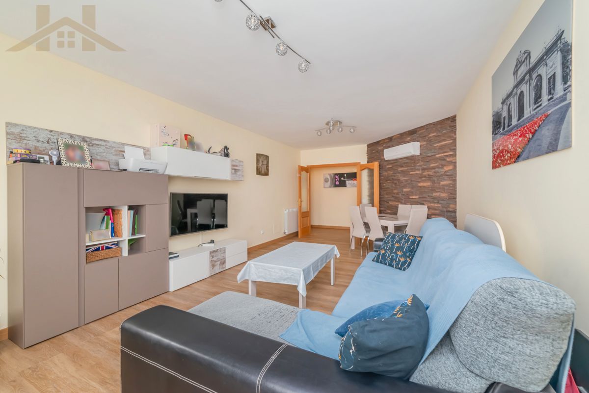 Sala d'estar de Pis en venda en Navalcarnero amb Moblat